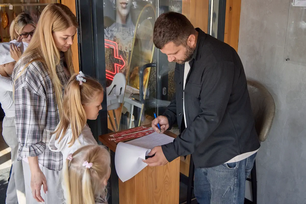 Детский кулинарный мастер-класс – готовим бургеры 14/09/2025